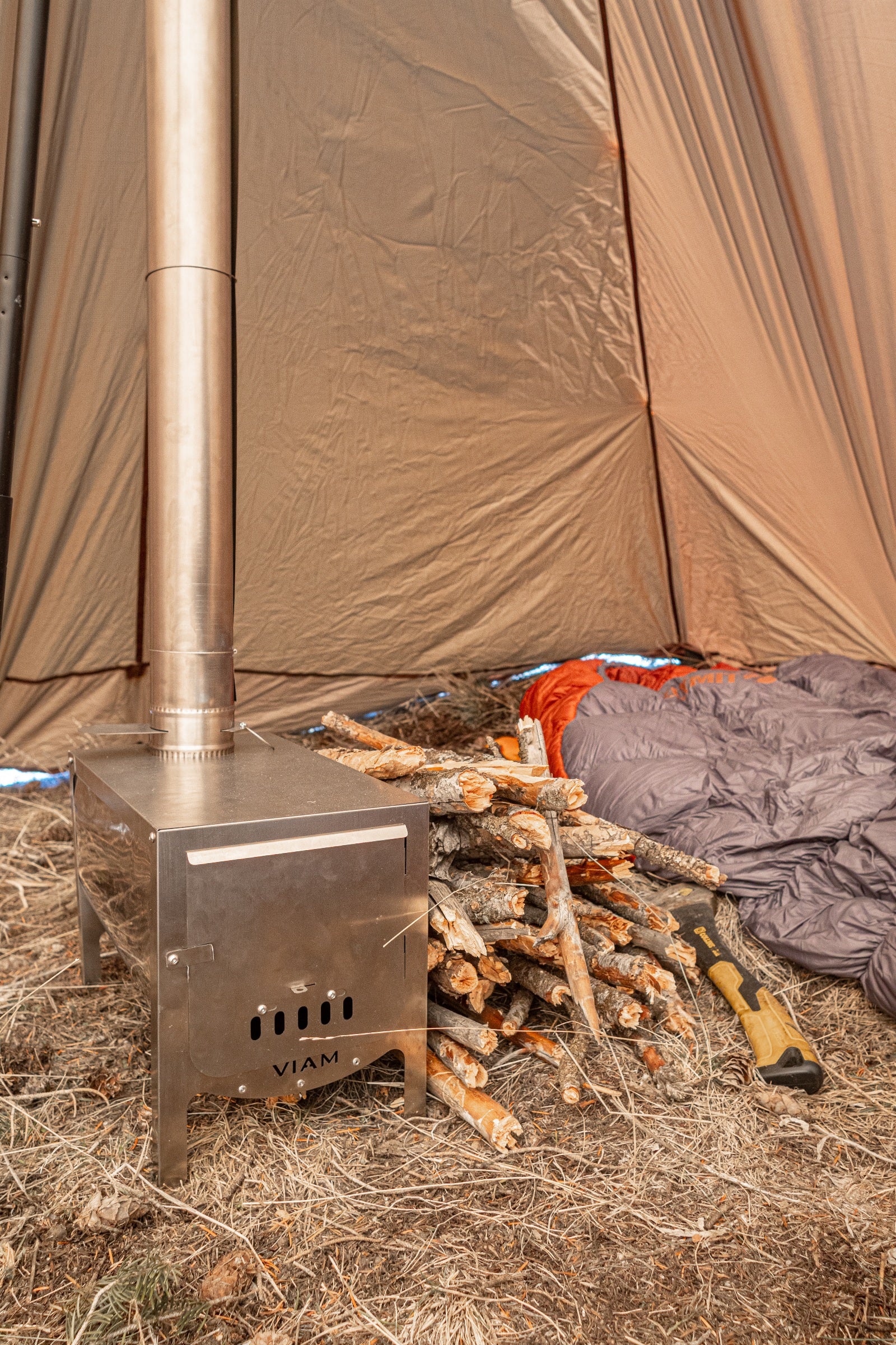 VIAM Outdoors “Loco” Titanium Stove