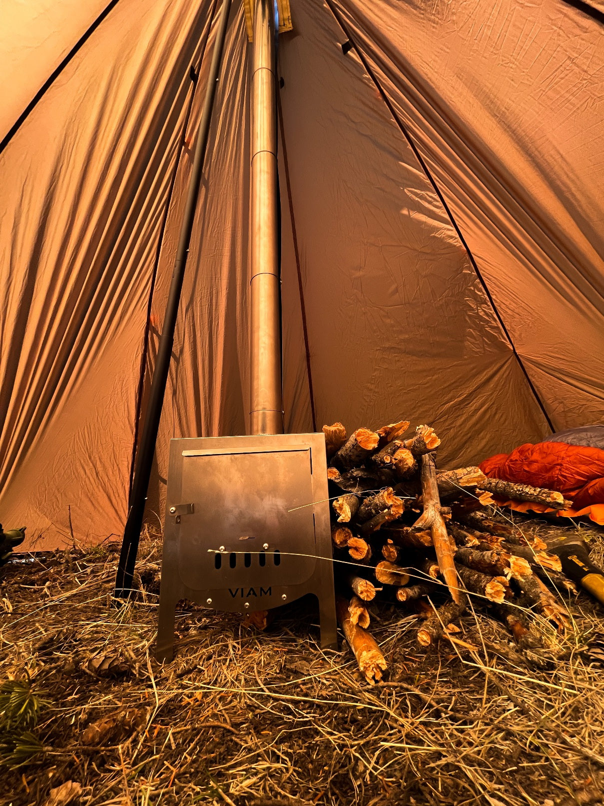 VIAM Outdoors “Loco” Titanium Stove
